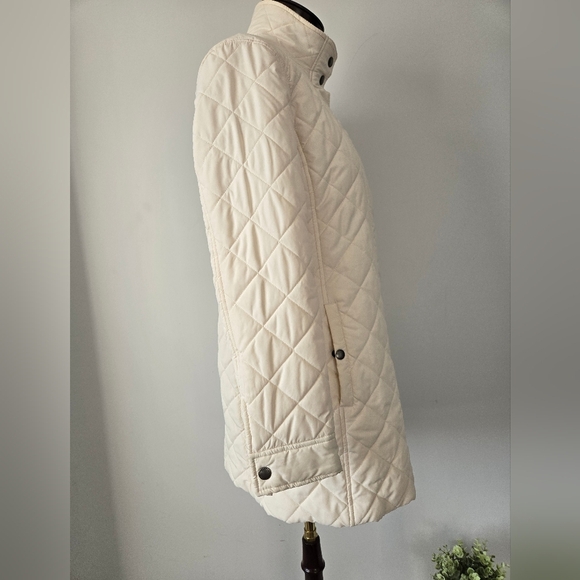 RALPH LAUREN Women's Cream Quilted Lightweight Puffer Jacket. Size medium - Picture 7 of 13